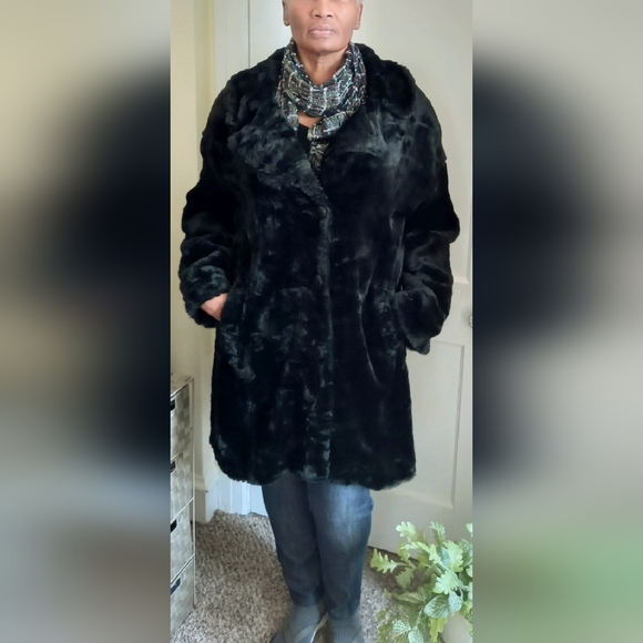 Meet your Posher, Lorraine - Picture 8 of 12